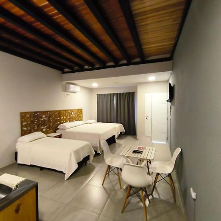 Los Lirios Apart & Suite Puerto Iguazú Exterior foto