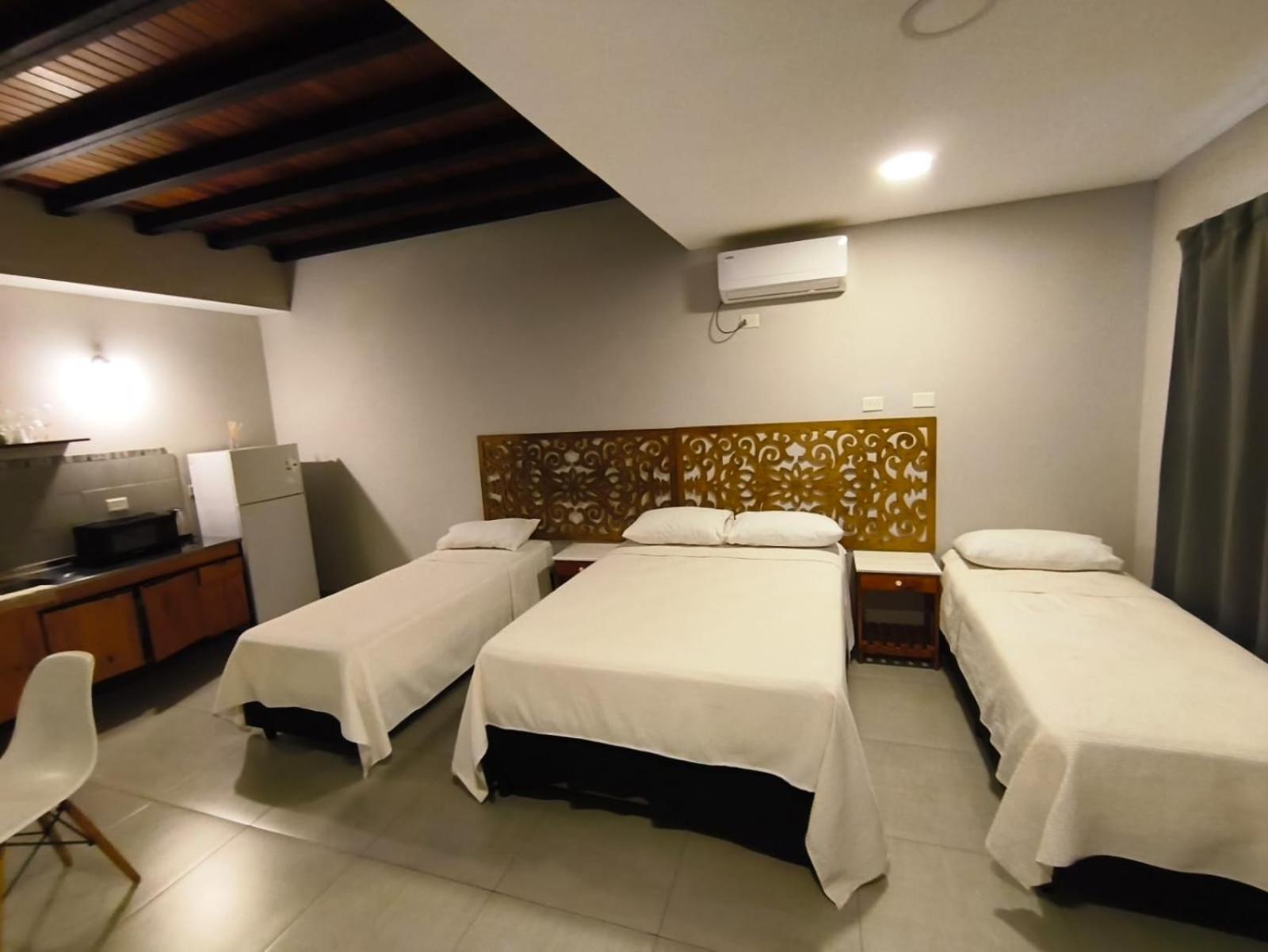 Los Lirios Apart & Suite Puerto Iguazú Exterior foto